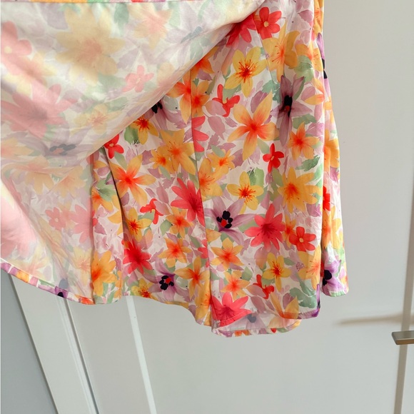 SHEIN Knotted Shoulder Allover Floral Romper - Picture 5 of 6